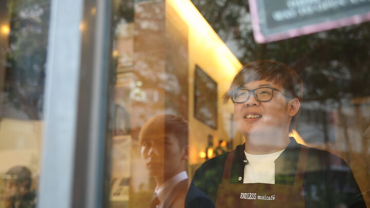 休個假吧 — MUSIC VIDEO production image 16